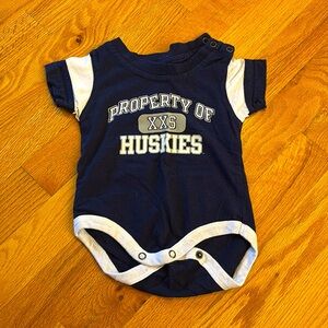 UCONN Huskies Short Sleeve Bodysuit